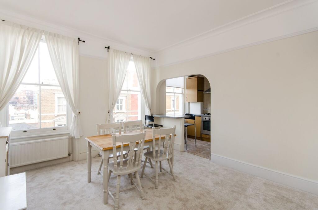 2 bed 1st Floor Flat for rent in London. From Foxtons - Earls Court