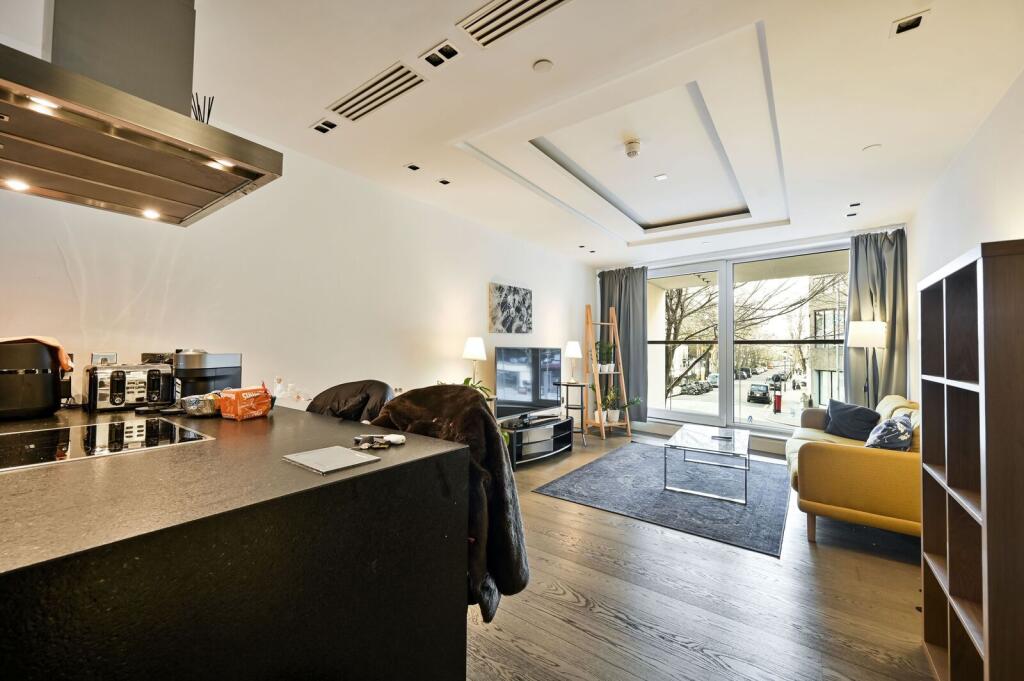 1 bed 1st Floor Flat for rent in Kensington. From Foxtons - Earls Court