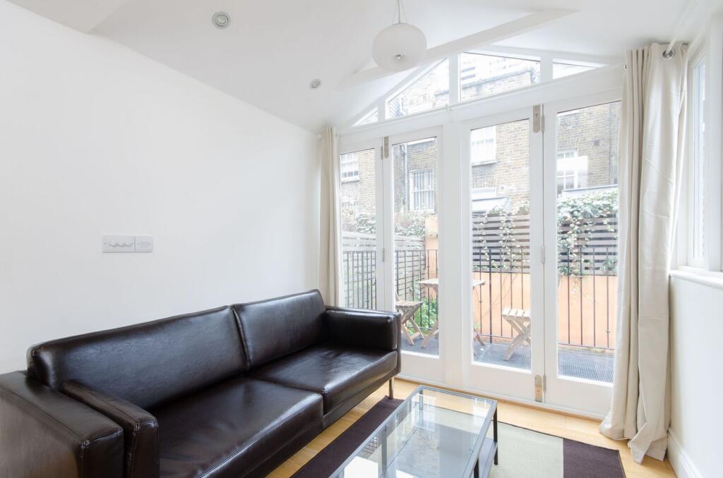 2 bed 1st Floor Flat for rent in London. From Foxtons - Earls Court