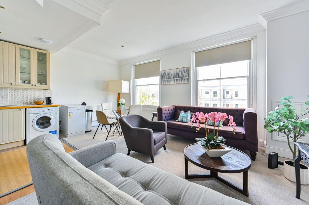 2 bed 1st Floor Flat for rent in Chelsea. From Foxtons - Earls Court