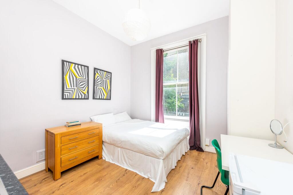 4 bed Studio for rent in Kensington. From Foxtons - Earls Court