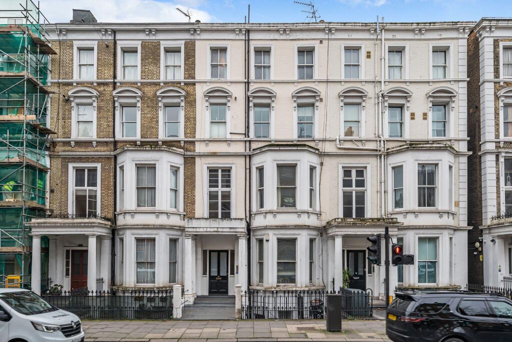 2 bed 1st Floor Flat for rent in London. From Foxtons - Earls Court 2 bed 1st Floor Flat for rent in London. From Foxtons - Earls Court