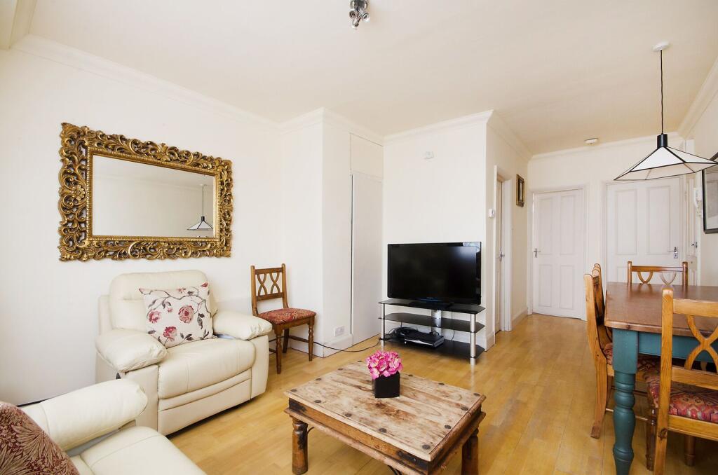 2 bed 1st Floor Flat for rent in London. From Foxtons - Earls Court 2 bed 1st Floor Flat for rent in London. From Foxtons - Earls Court