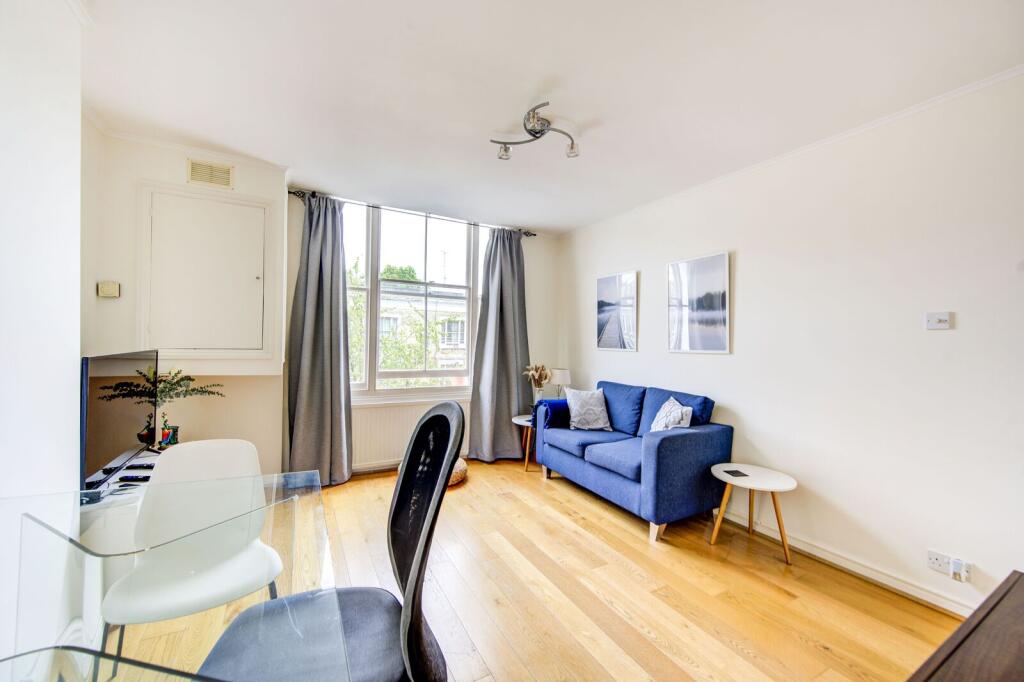 2 bed 1st Floor Flat for rent in Kensington. From Foxtons - Earls Court