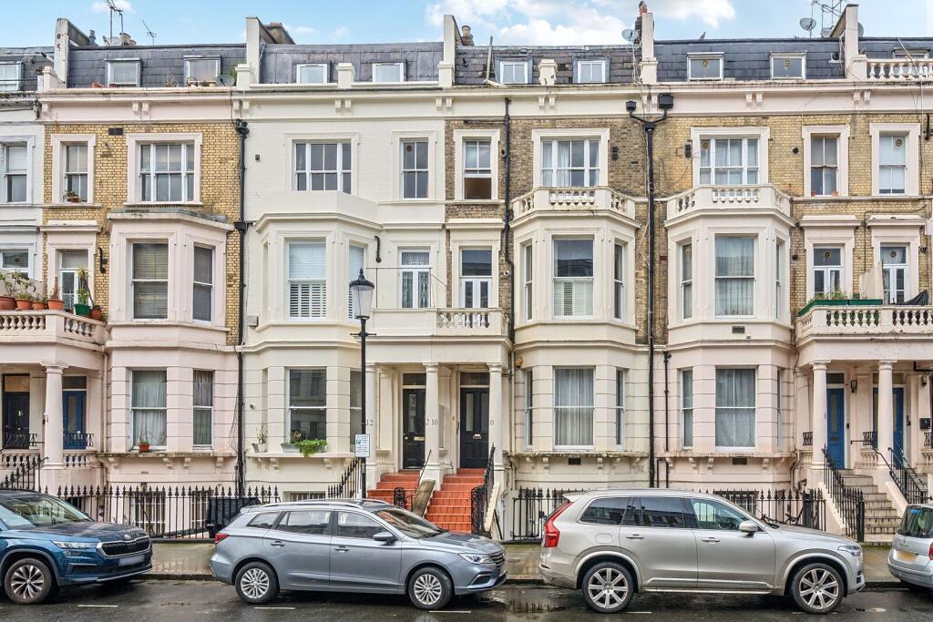 1 bed 1st Floor Flat for rent in Kensington. From Foxtons - Earls Court