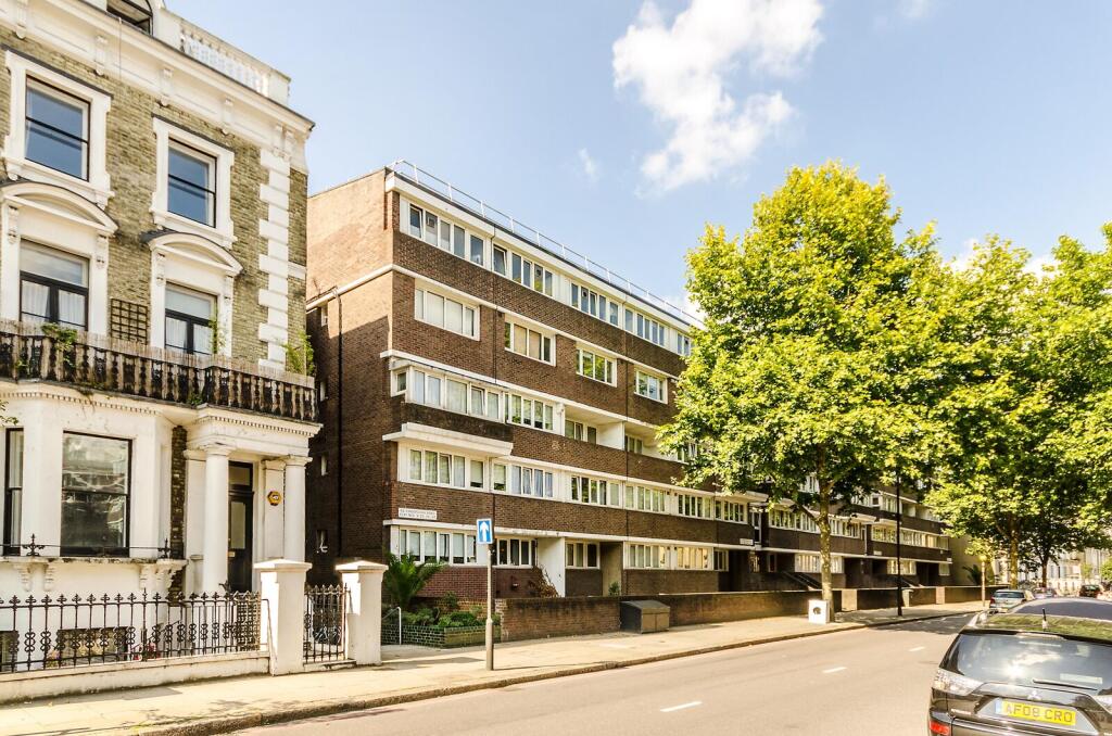 4 bed Annexe for rent in Chelsea. From Foxtons - Earls Court