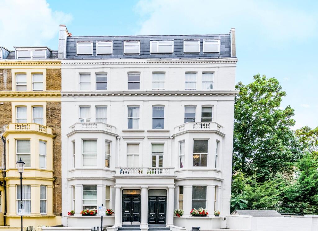 2 bed 1st Floor Flat for rent in Kensington. From Foxtons - Earls Court 2 bed 1st Floor Flat for rent in Kensington. From Foxtons - Earls Court