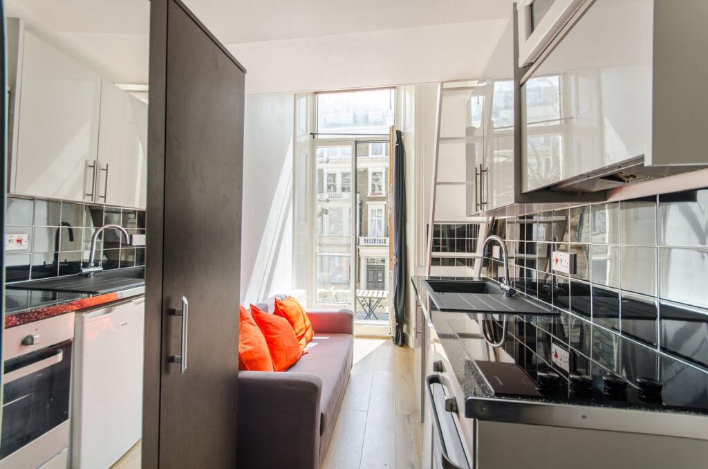 4 bed Studio for rent in Kensington. From Foxtons - Earls Court