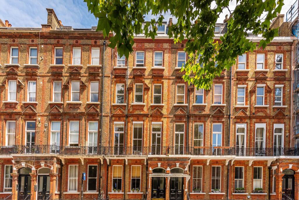 4 bed Studio for rent in Kensington. From Foxtons - Earls Court