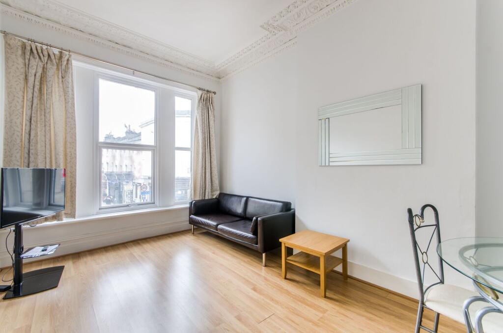 1 bed 1st Floor Flat for rent in Kensington. From Foxtons - Earls Court