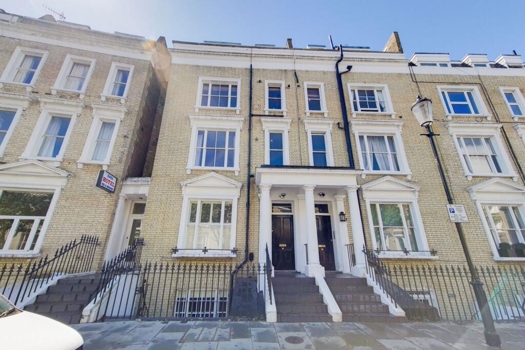 2 bed 1st Floor Flat for rent in Kensington. From Foxtons - Earls Court