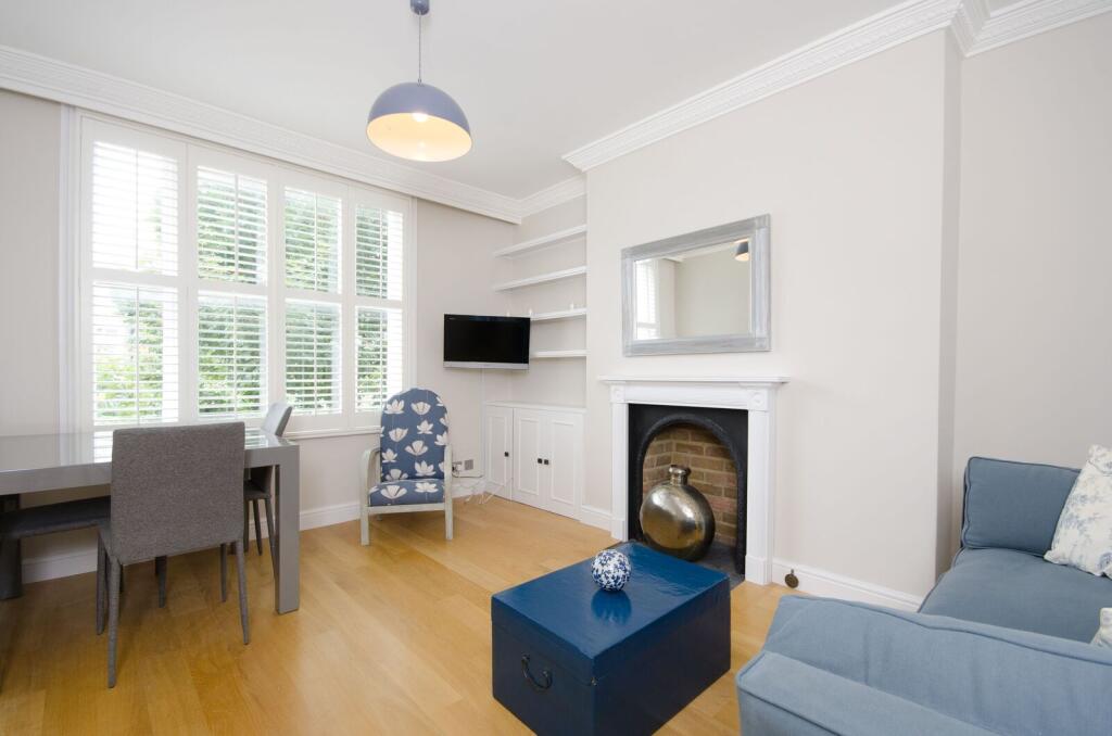 2 bed 1st Floor Flat for rent in Kensington. From Foxtons - Earls Court 2 bed 1st Floor Flat for rent in Kensington. From Foxtons - Earls Court