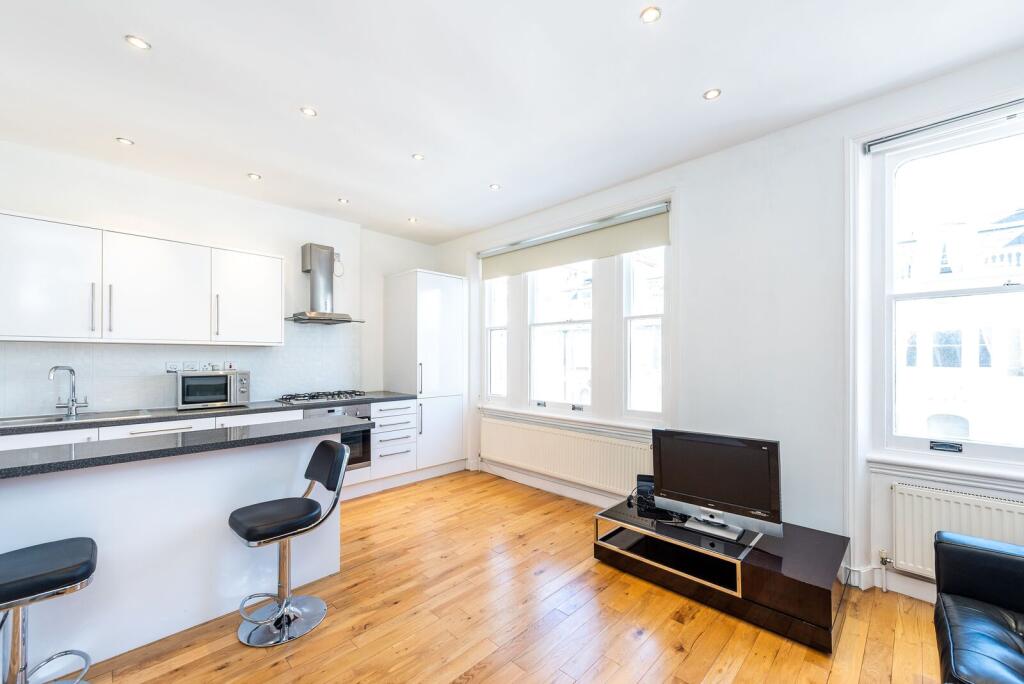 1 bed 1st Floor Flat for rent in Chelsea. From Foxtons - Earls Court