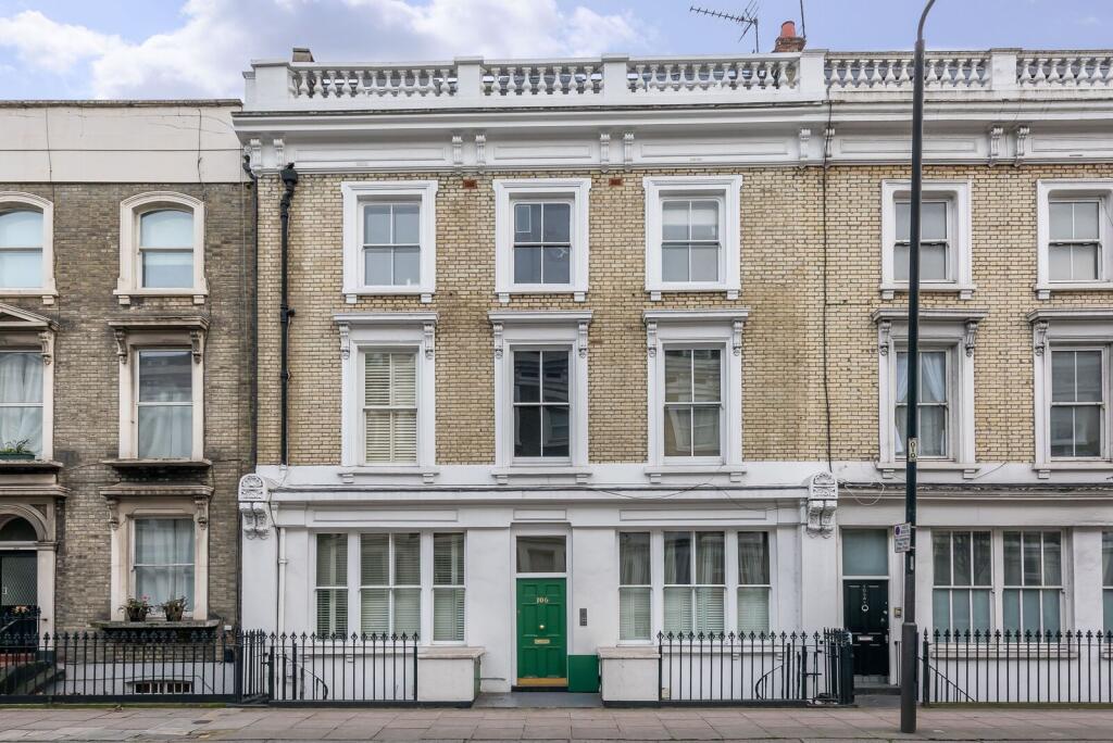 2 bed 1st Floor Flat for rent in Chelsea. From Foxtons - Earls Court