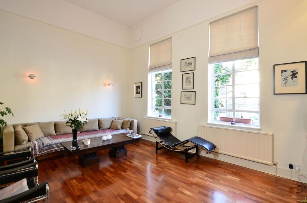 2 bed 1st Floor Flat for rent in Kensington. From Foxtons - Earls Court