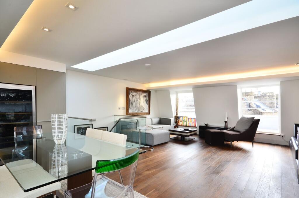 2 bed 1st Floor Flat for rent in Kensington. From Foxtons - Earls Court