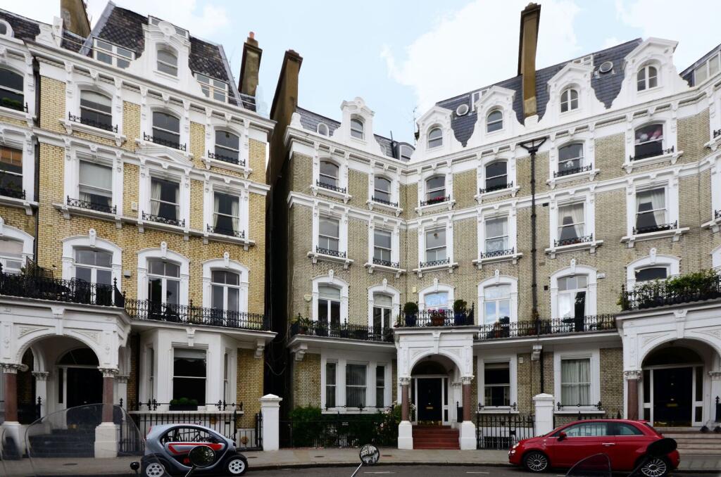 2 bed 1st Floor Flat for rent in London. From Foxtons - Earls Court