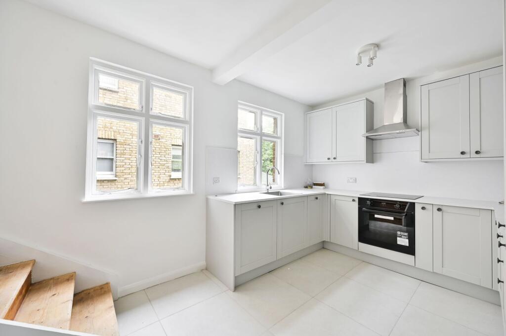 4 bed Annexe for rent in London. From Foxtons - Earls Court 4 bed Annexe for rent in London. From Foxtons - Earls Court