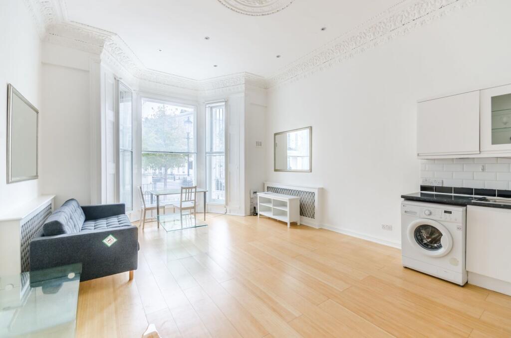 2 bed 1st Floor Flat for rent in London. From Foxtons - Earls Court