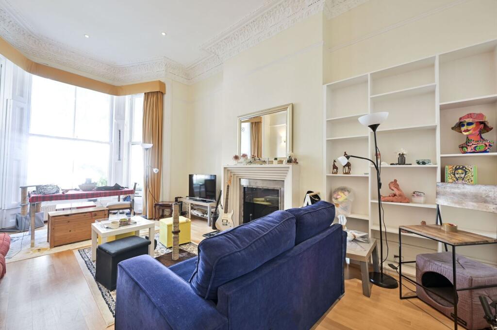 4 bed 1st Floor Flat for rent in London. From Foxtons - Earls Court