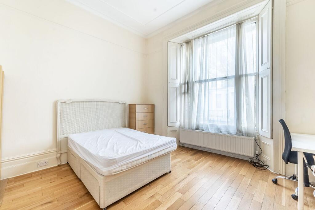 3 bed 1st Floor Flat for rent in London. From Foxtons - Earls Court 3 bed 1st Floor Flat for rent in London. From Foxtons - Earls Court