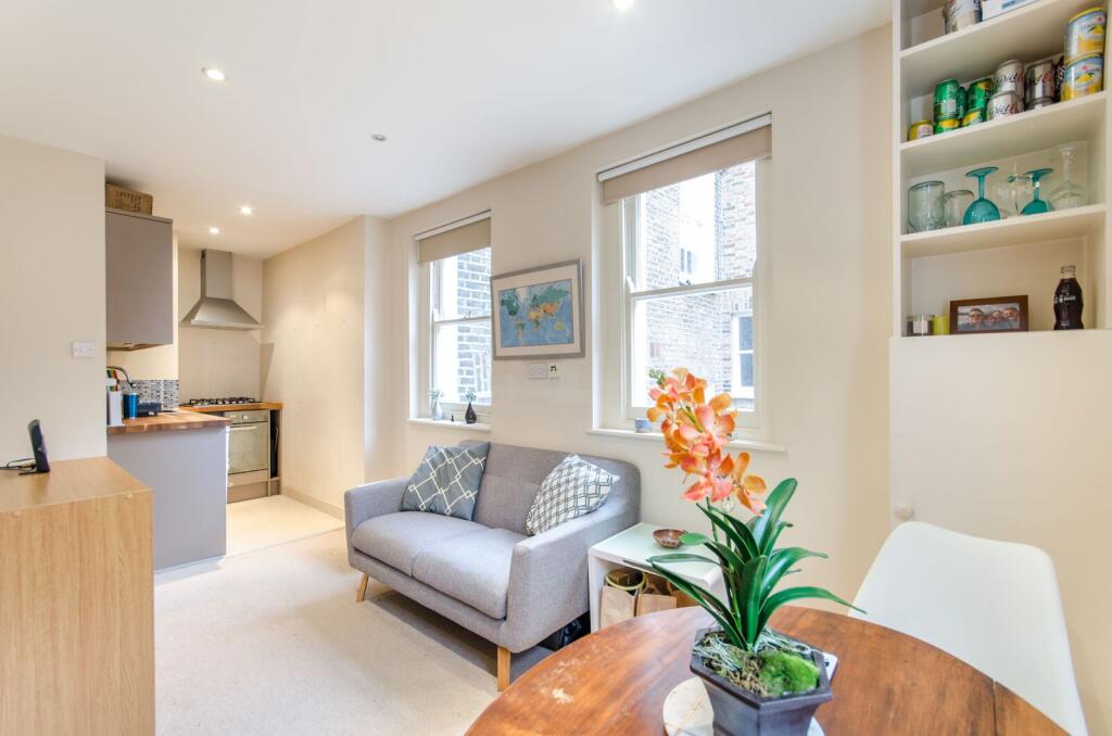 1 bed 1st Floor Flat for rent in London. From Foxtons - Earls Court