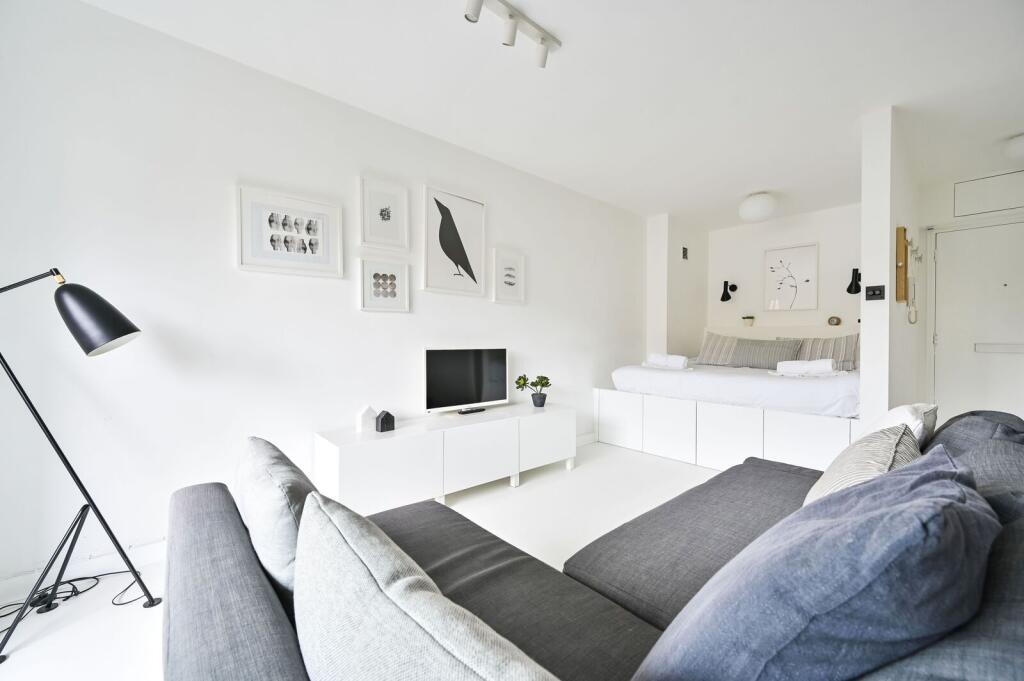 4 bed Studio for rent in London. From Foxtons - Earls Court
