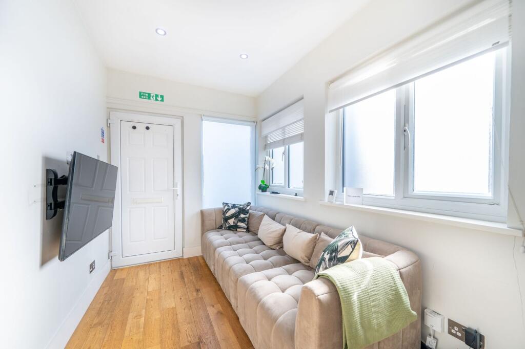 1 bed 1st Floor Flat for rent in London. From Foxtons - Earls Court 1 bed 1st Floor Flat for rent in London. From Foxtons - Earls Court