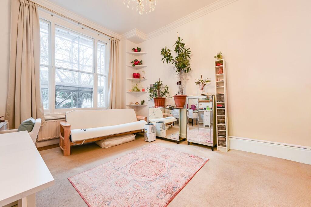2 bed 1st Floor Flat for rent in London. From Foxtons - Earls Court