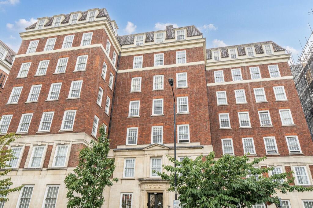 3 bed 1st Floor Flat for rent in London. From Foxtons - Earls Court
