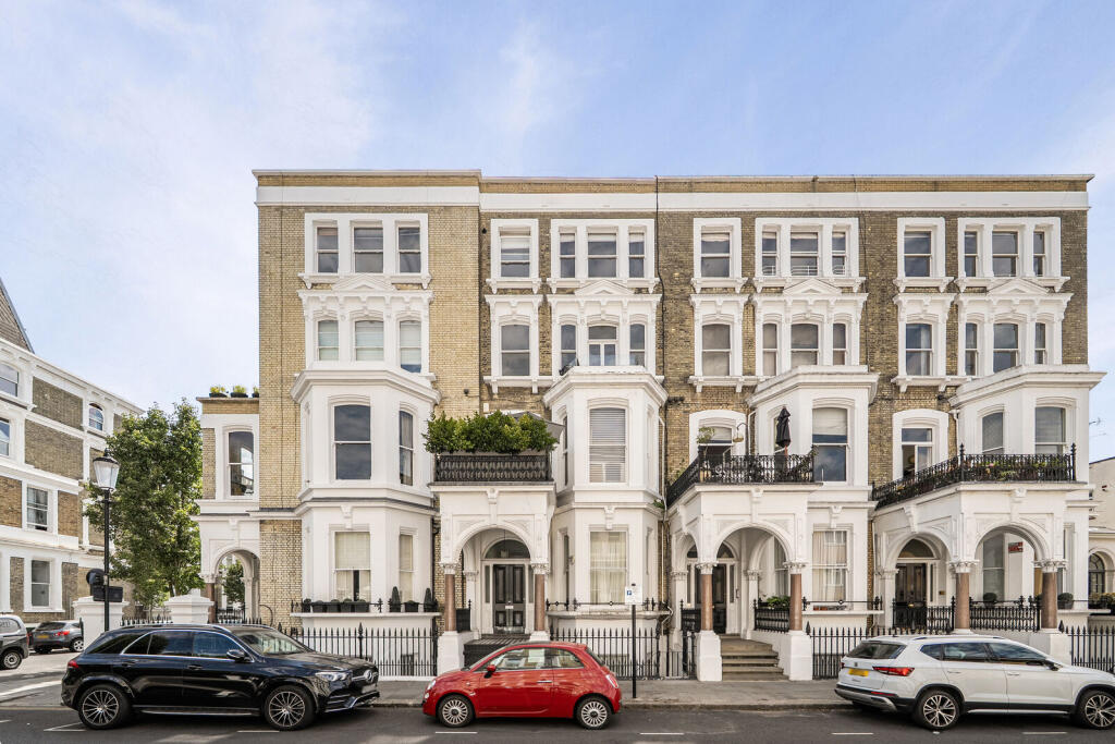 2 bed 1st Floor Flat for rent in London. From Foxtons - Earls Court