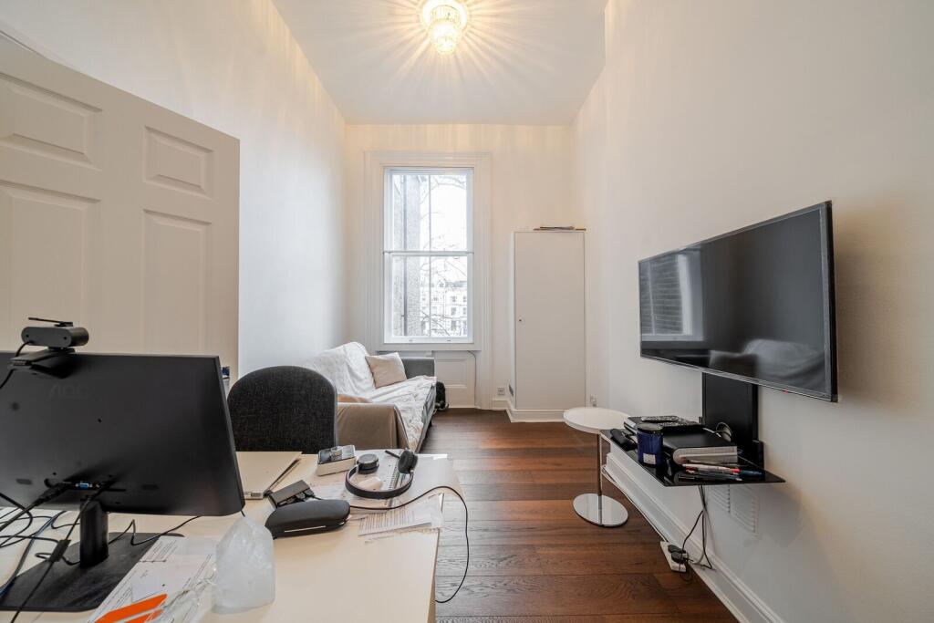 1 bed 1st Floor Flat for rent in Kensington. From Foxtons - Earls Court 1 bed 1st Floor Flat for rent in Kensington. From Foxtons - Earls Court