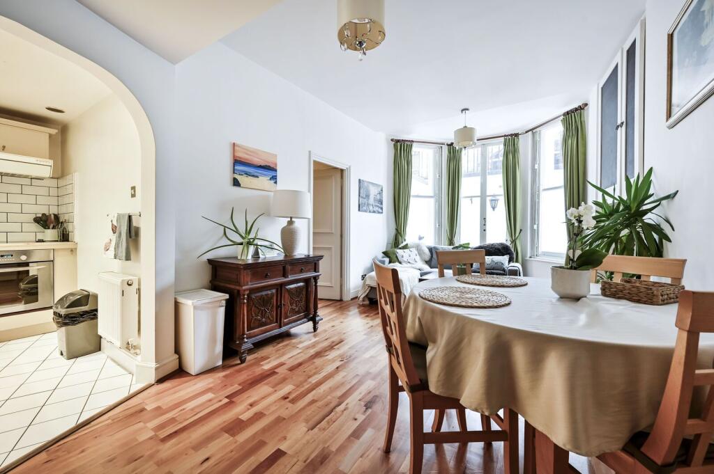 1 bed 1st Floor Flat for rent in London. From Foxtons - Earls Court 1 bed 1st Floor Flat for rent in London. From Foxtons - Earls Court