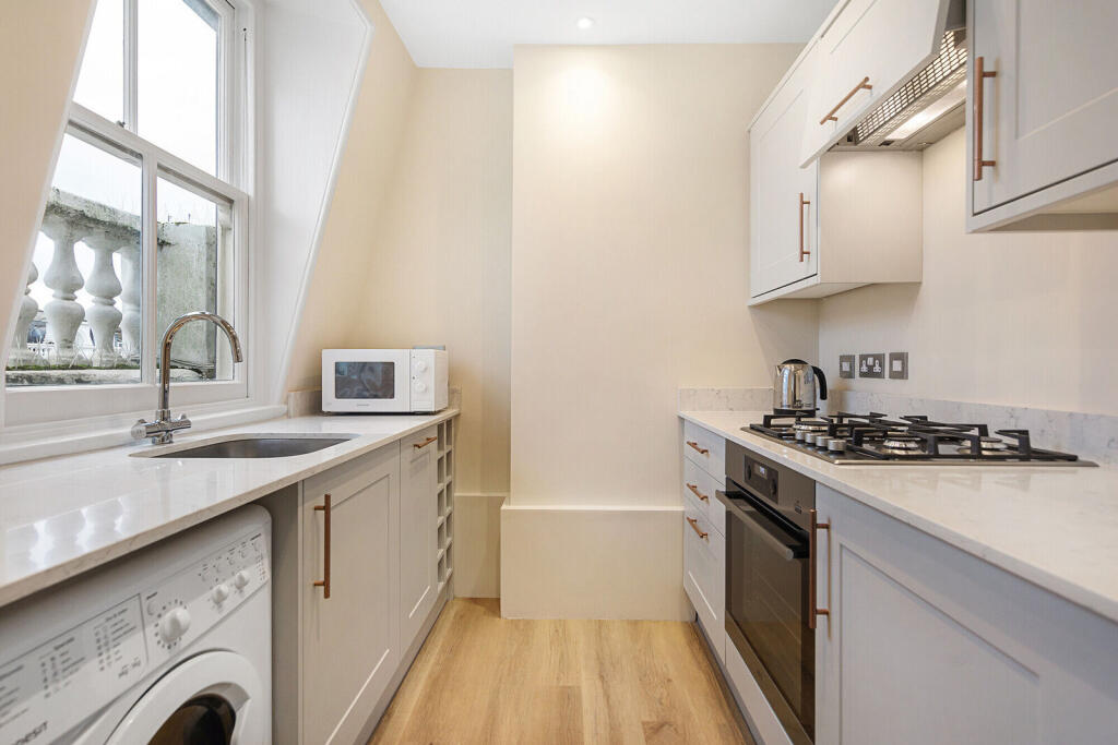 1 bed 1st Floor Flat for rent in London. From Foxtons - Earls Court 1 bed 1st Floor Flat for rent in London. From Foxtons - Earls Court