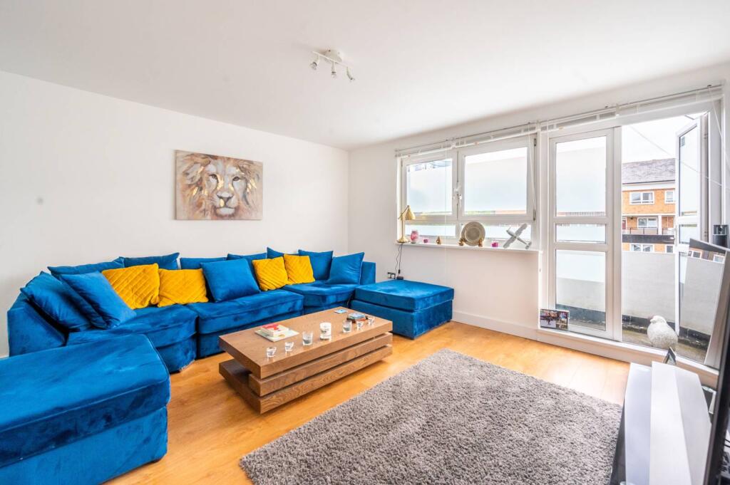 2 bed Annexe for rent in London. From Foxtons - Fulham Broadway