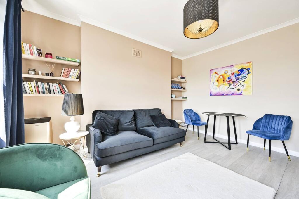 1 bed 1st Floor Flat for rent in London. From Foxtons - Fulham Broadway