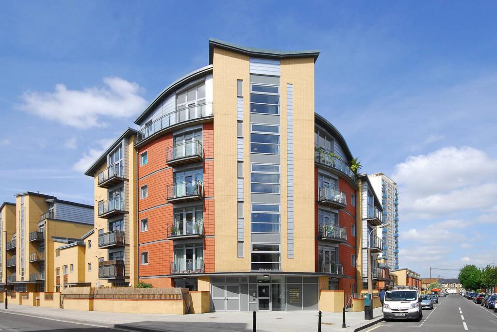 2 bed 1st Floor Flat for rent in London. From Foxtons - Fulham Broadway