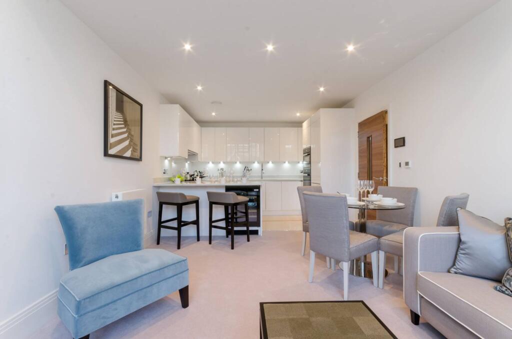 2 bed 1st Floor Flat for rent in London. From Foxtons - Fulham Broadway