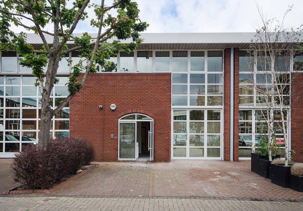 2 bed 1st Floor Flat for rent in Fulham. From Foxtons - Fulham Broadway