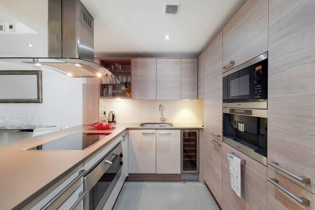 2 bed 1st Floor Flat for rent in London. From Foxtons - Fulham Broadway