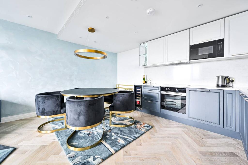 1 bed 1st Floor Flat for rent in London. From Foxtons - Fulham Broadway