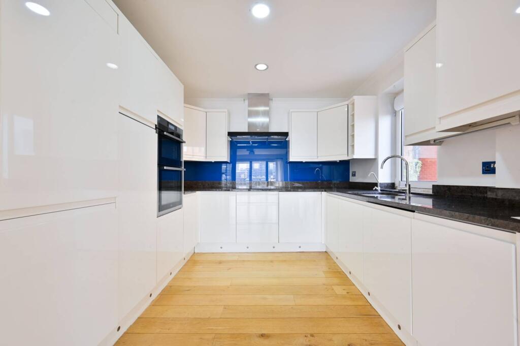 2 bed 1st Floor Flat for rent in London. From Foxtons - Fulham Broadway