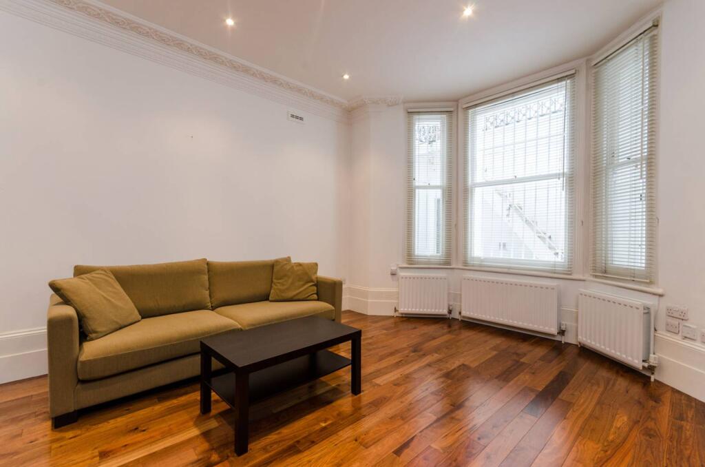 2 bed 1st Floor Flat for rent in London. From Foxtons - Fulham Broadway