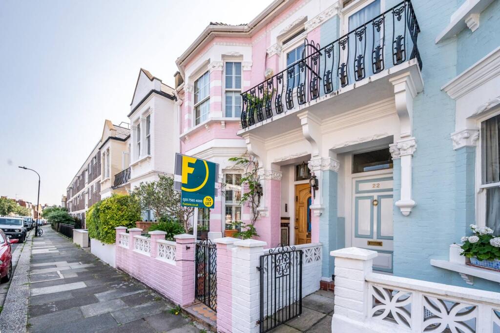 5 bed Detached for rent in London. From Foxtons - Fulham Broadway