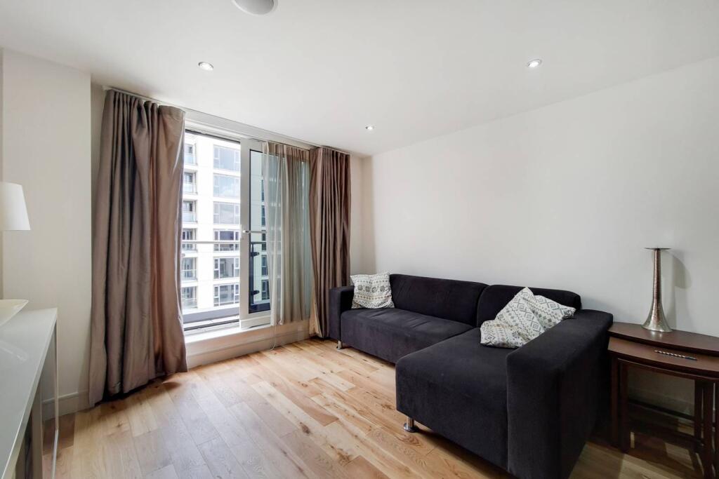 2 bed 1st Floor Flat for rent in London. From Foxtons - Fulham Broadway