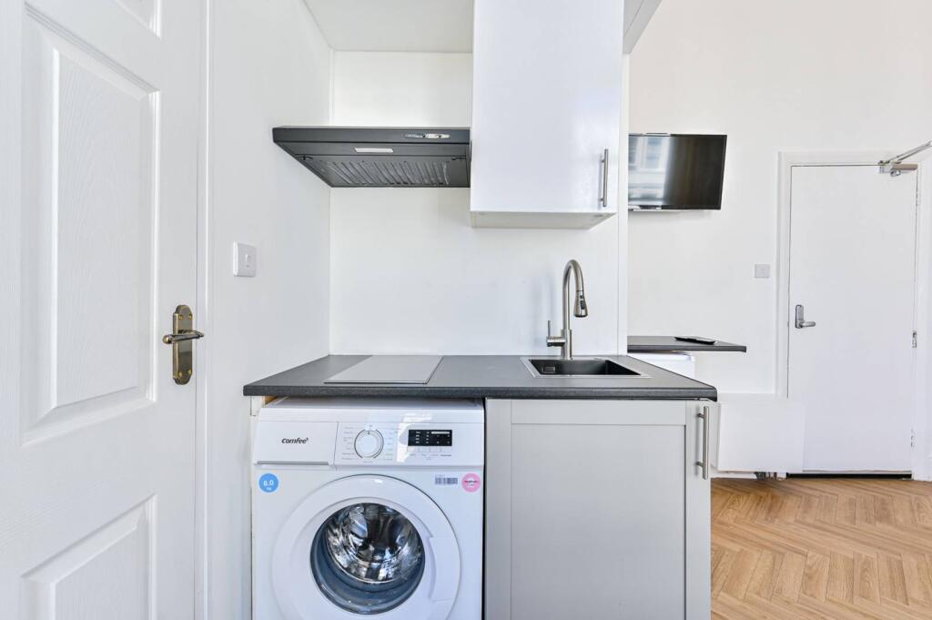 0 bed Studio for rent in London. From Foxtons - Fulham Broadway
