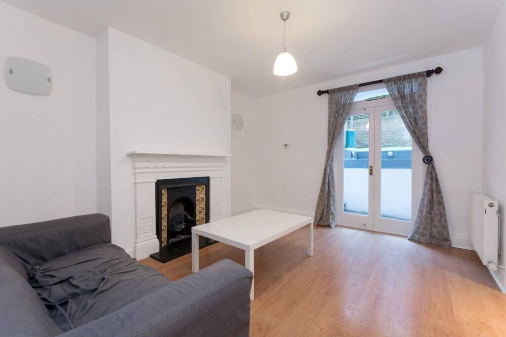 1 bed 1st Floor Flat for rent in London. From Foxtons - Fulham Broadway