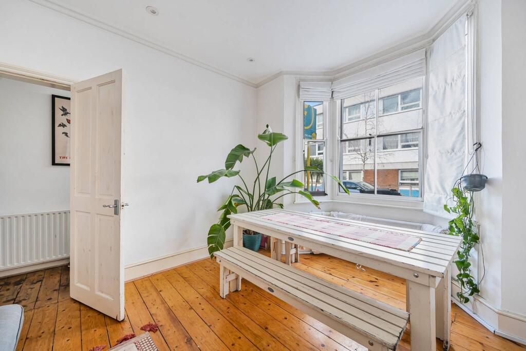 3 bed Detached for rent in Fulham. From Foxtons - Fulham Broadway