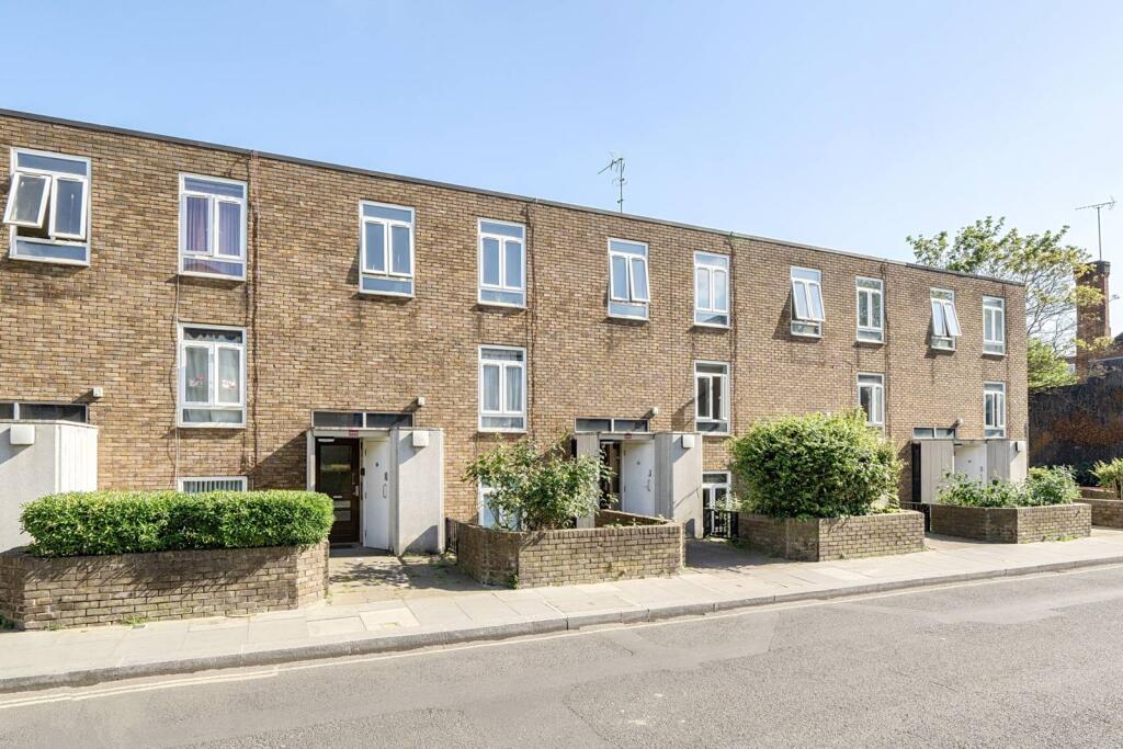 1 bed 1st Floor Flat for rent in Fulham. From Foxtons - Fulham Broadway