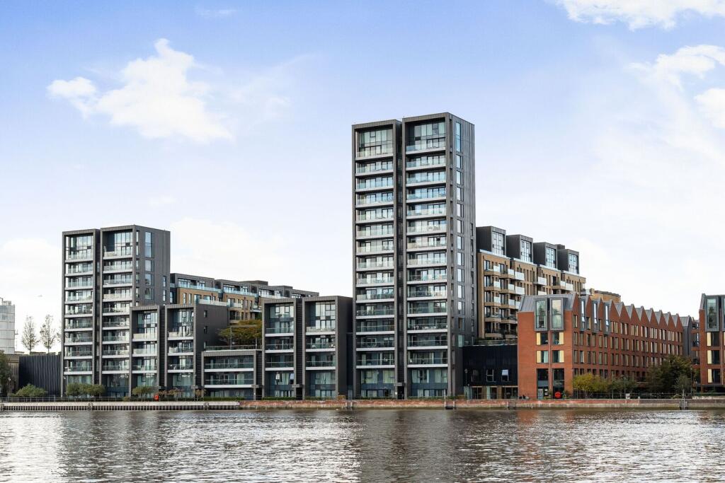 2 bed 1st Floor Flat for rent in London. From Foxtons - Fulham Broadway